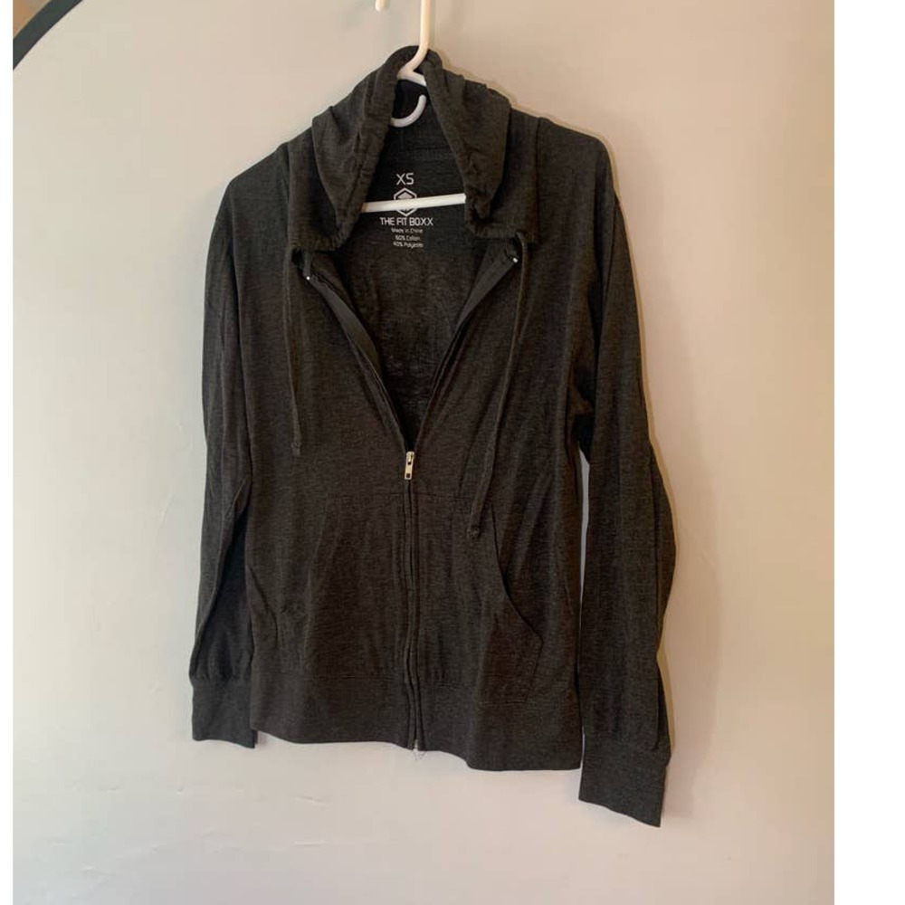 5/ $25 Driven Grey zippered lightweight jacket XS